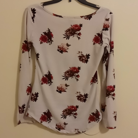 White Floral long sleeve tee. - Picture 2 of 3